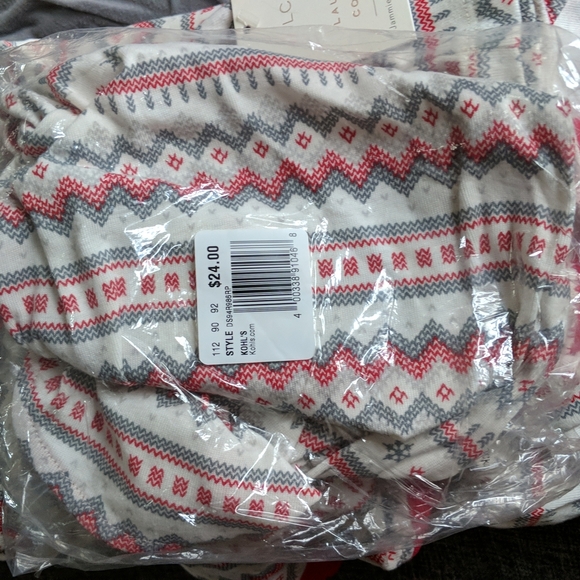 NWT fam Bundle NEW Matching Christmas Pajamas matching Lauren Conrad LC Jammies - Picture 11 of 12